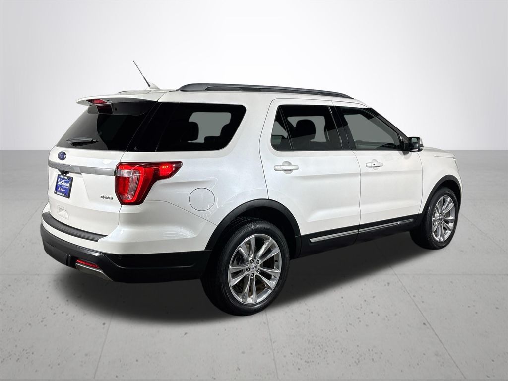 2019 Ford Explorer XLT photo 6