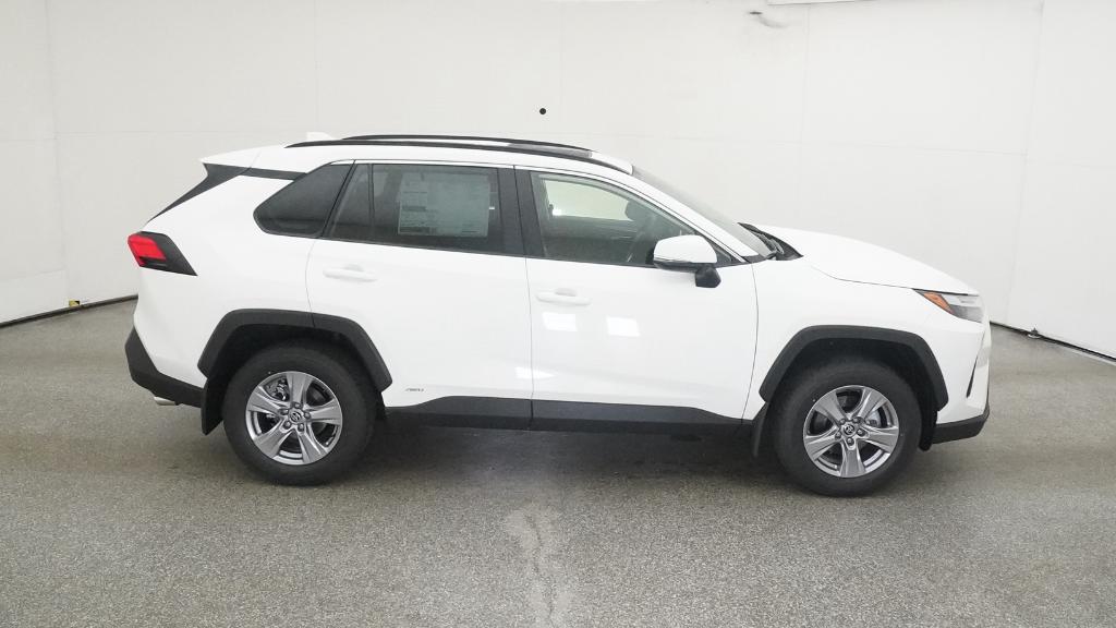 2025 Toyota RAV4 Hybrid XLE photo 21