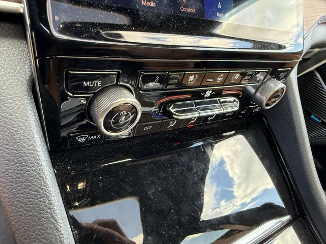 2023 Jeep Grand Cherokee Summit photo 8