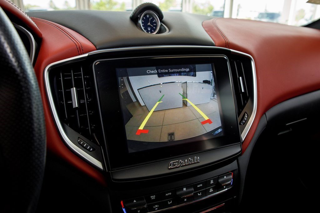 2020 Maserati Ghibli photo 19