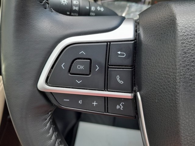 2022 Toyota Highlander XLE photo 13