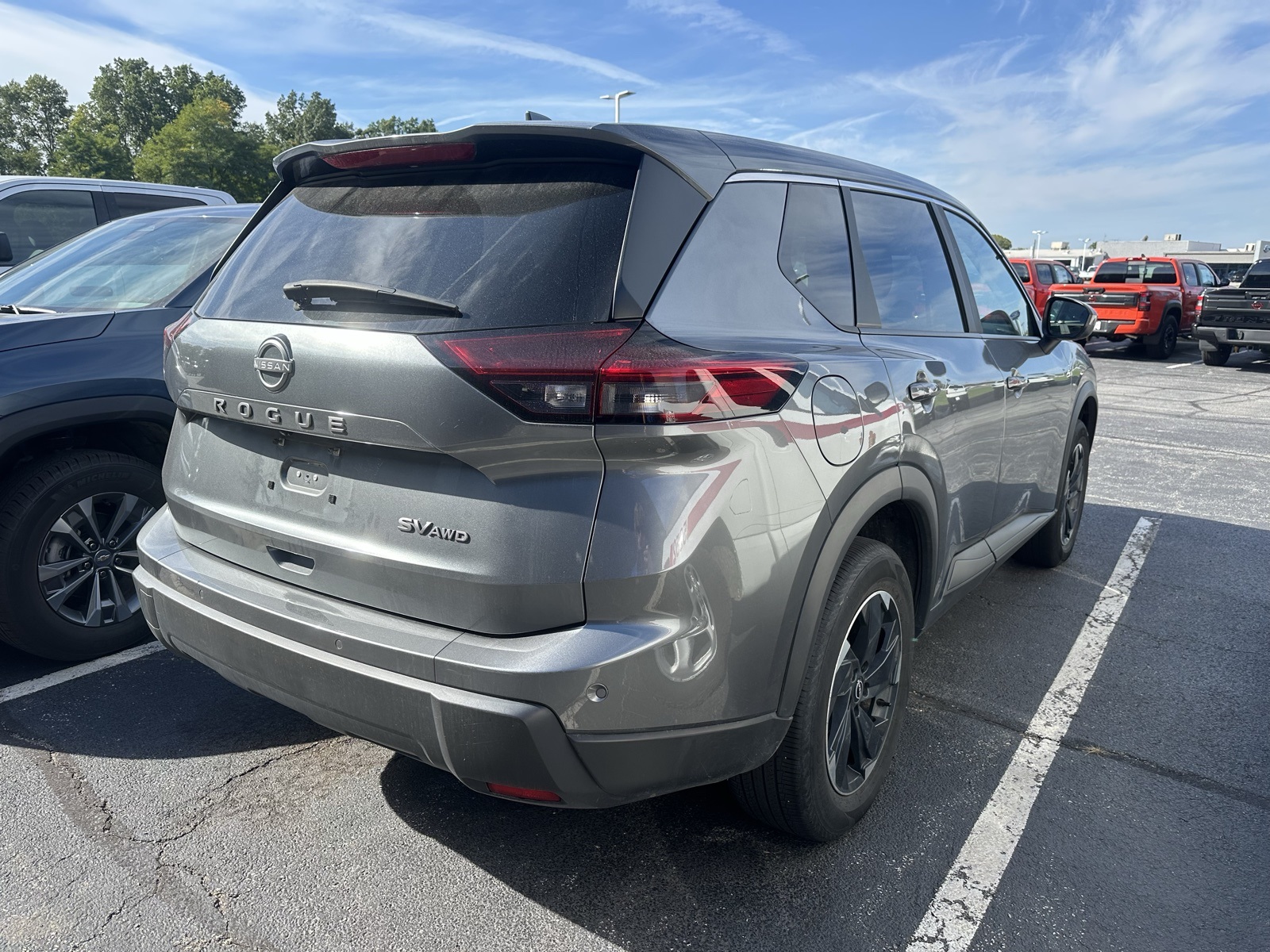 2024 Nissan Rogue SV photo 3