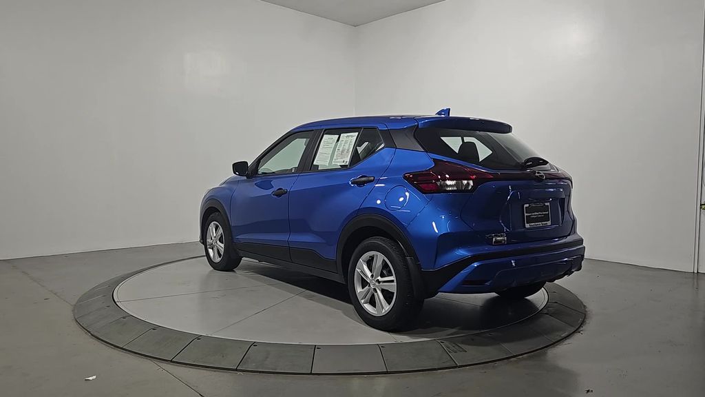 2024 Nissan Kicks S photo 3