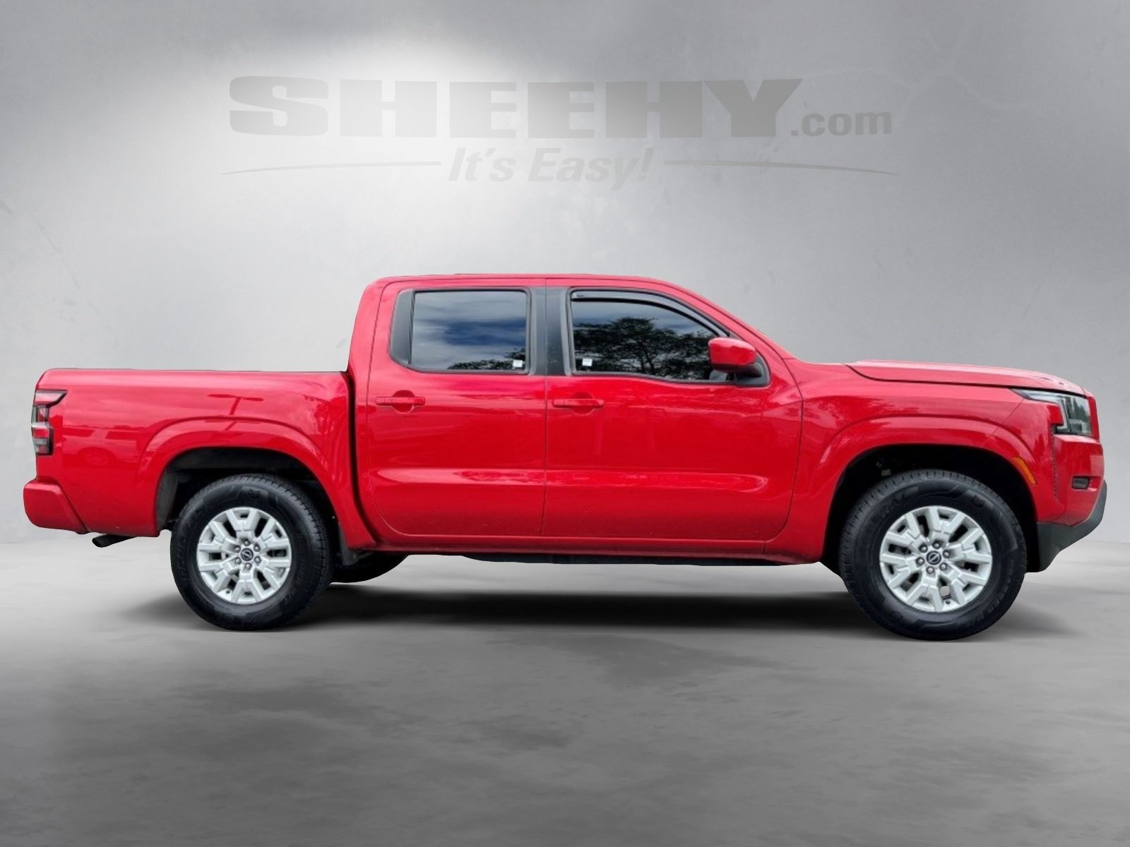 2022 Nissan Frontier SV photo 2