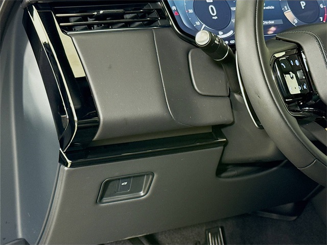 2025 Land Rover Range Rover Sport SE photo 10