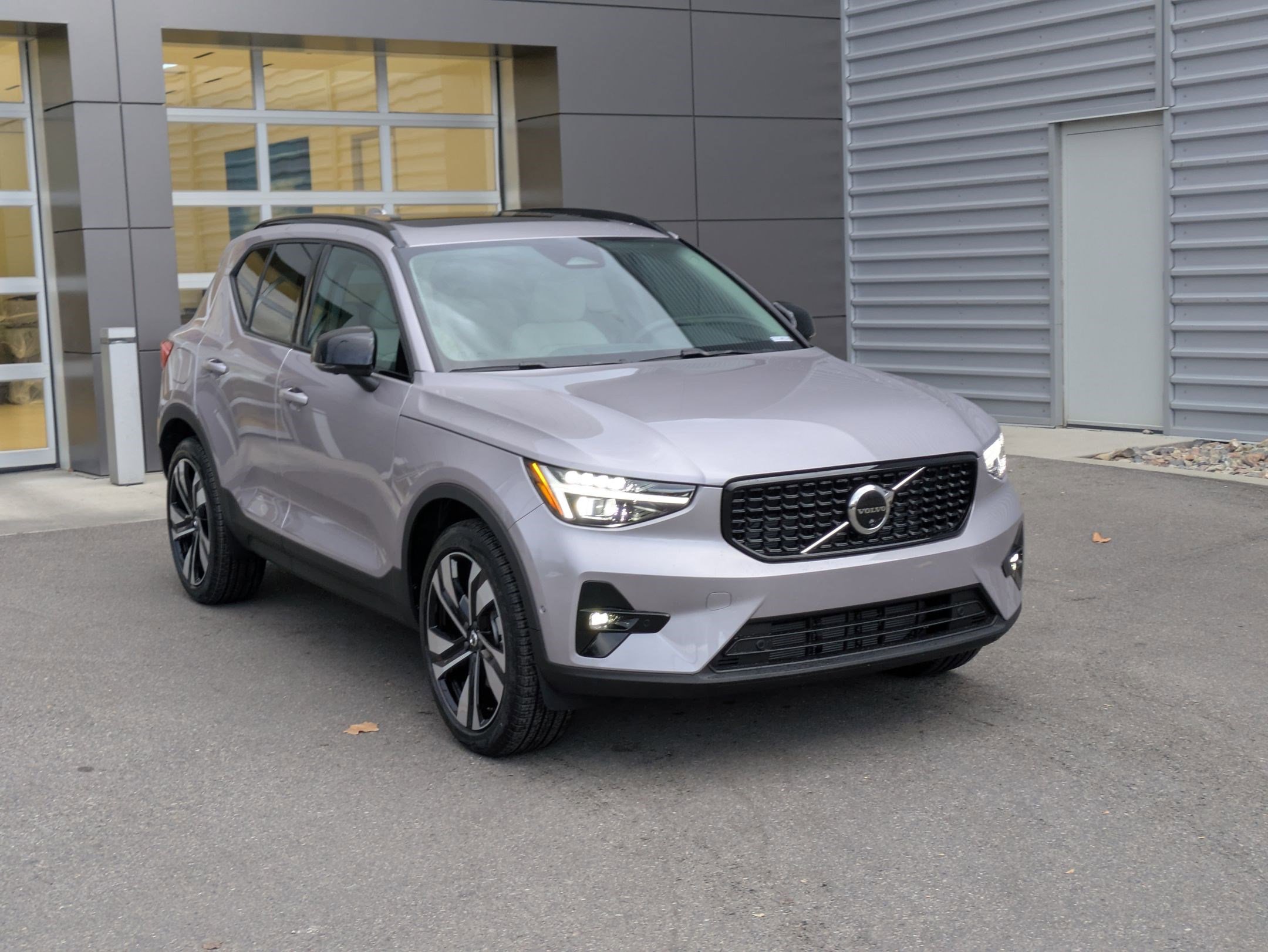2026 Volvo XC40 Ultra's photo