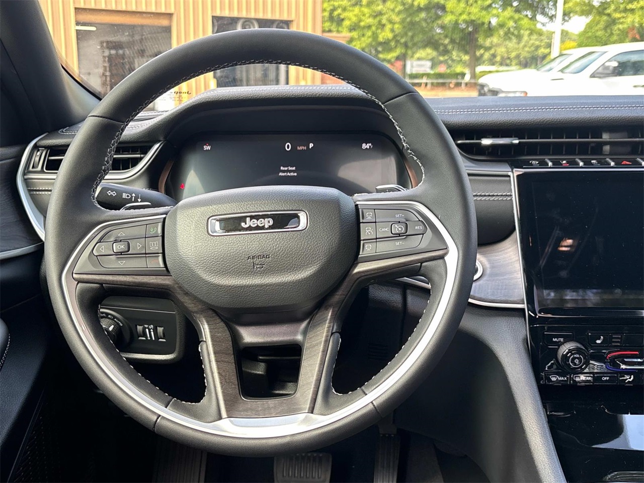 2025 Jeep Grand Cherokee Limited photo 6