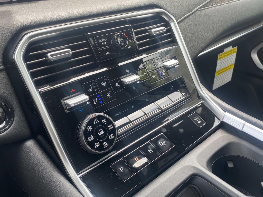 2025 Nissan Armada Platinum photo 27