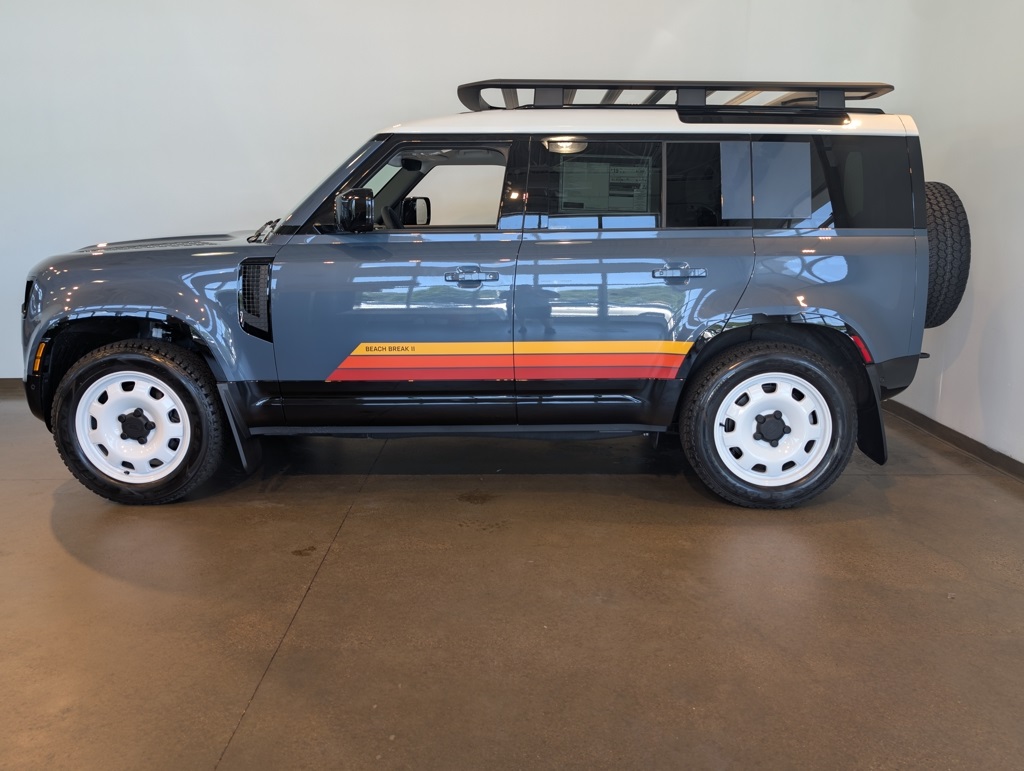 2025 Land Rover Defender 110 S photo 3