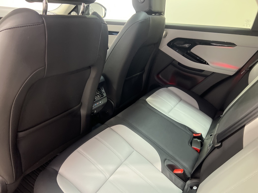 2025 Land Rover Range Rover Evoque Dynamic SE photo 18