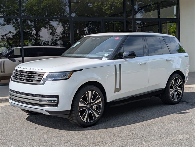 2025 Land Rover Range Rover SE photo 2
