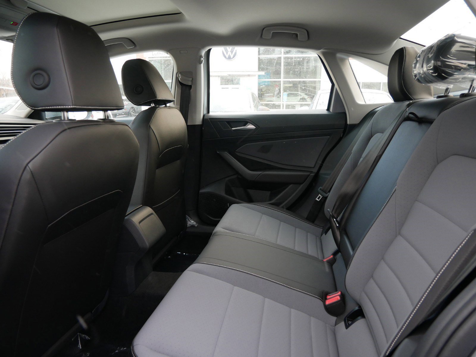 2025 Volkswagen Jetta SE photo 3