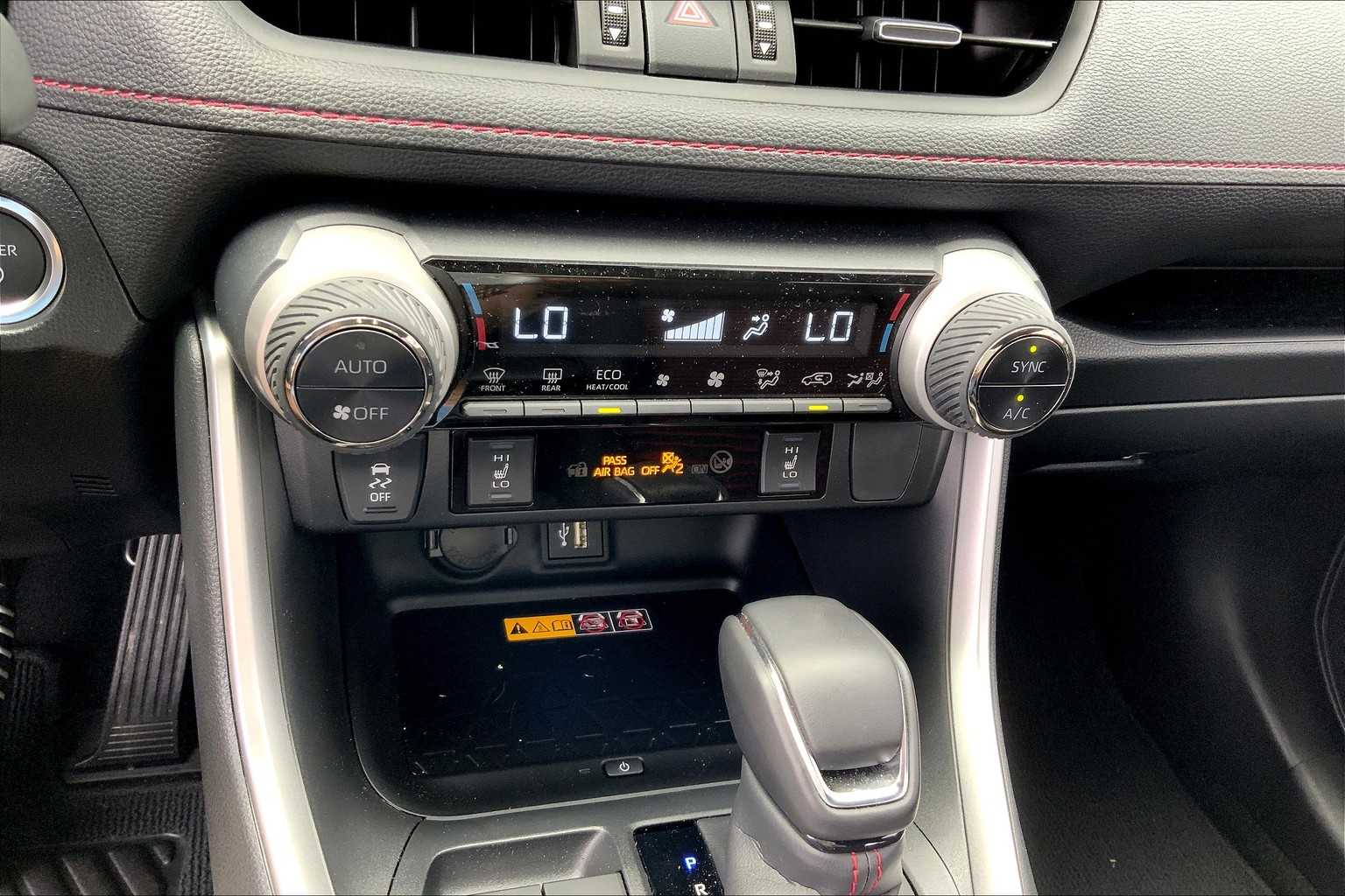 2025 Toyota RAV4 Hybrid XSE photo 62