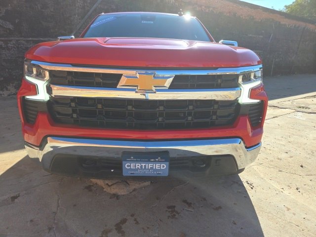 2023 Chevrolet Silverado 1500 LT photo 2