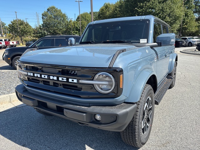 2025 Ford Bronco Outer Banks photo 4