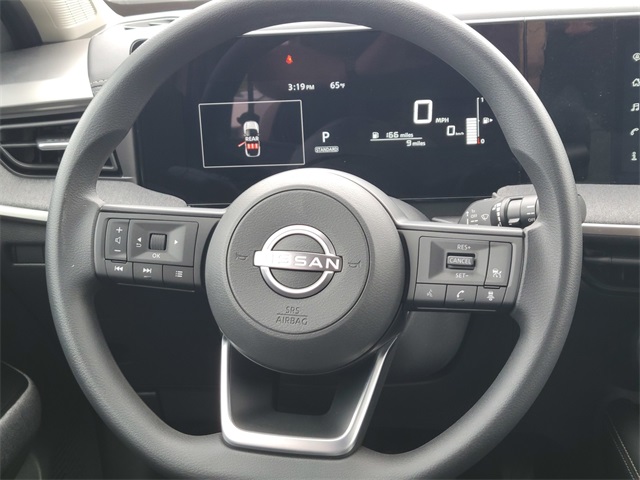 2025 Nissan Kicks SV photo 25