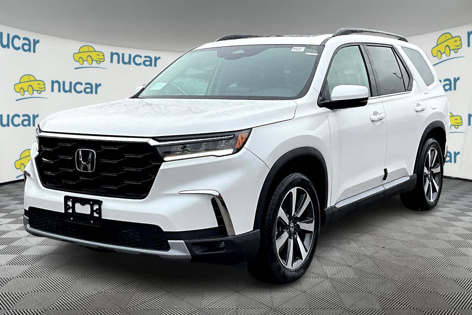 2025 Honda Pilot Touring photo 3