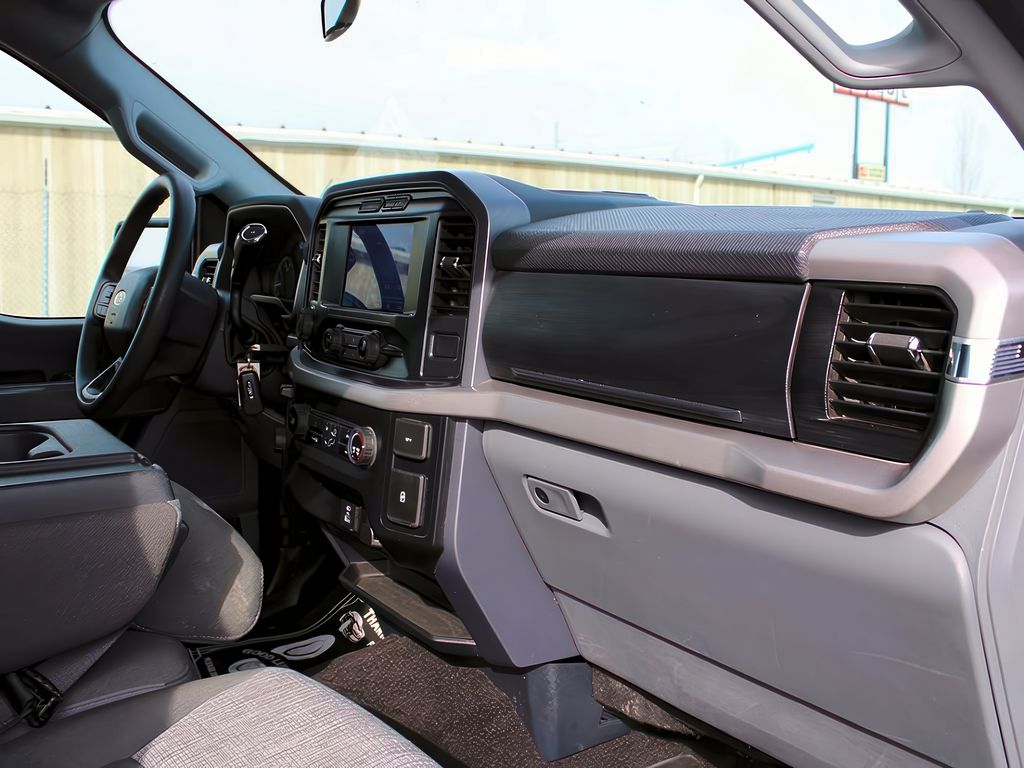 2023 Ford F-150 XLT photo 25