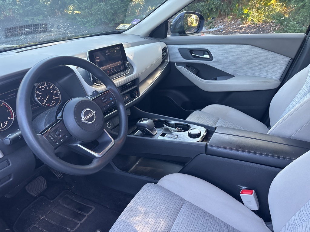 2023 Nissan Rogue SV photo 5