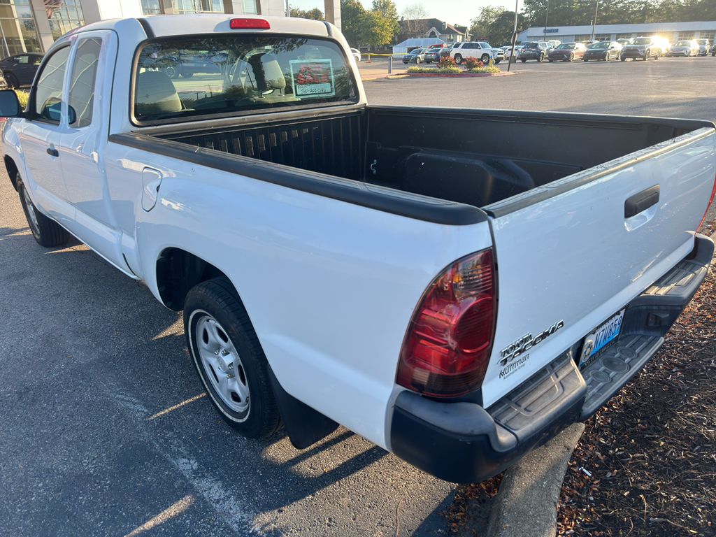 2015 Toyota Tacoma Base photo 2
