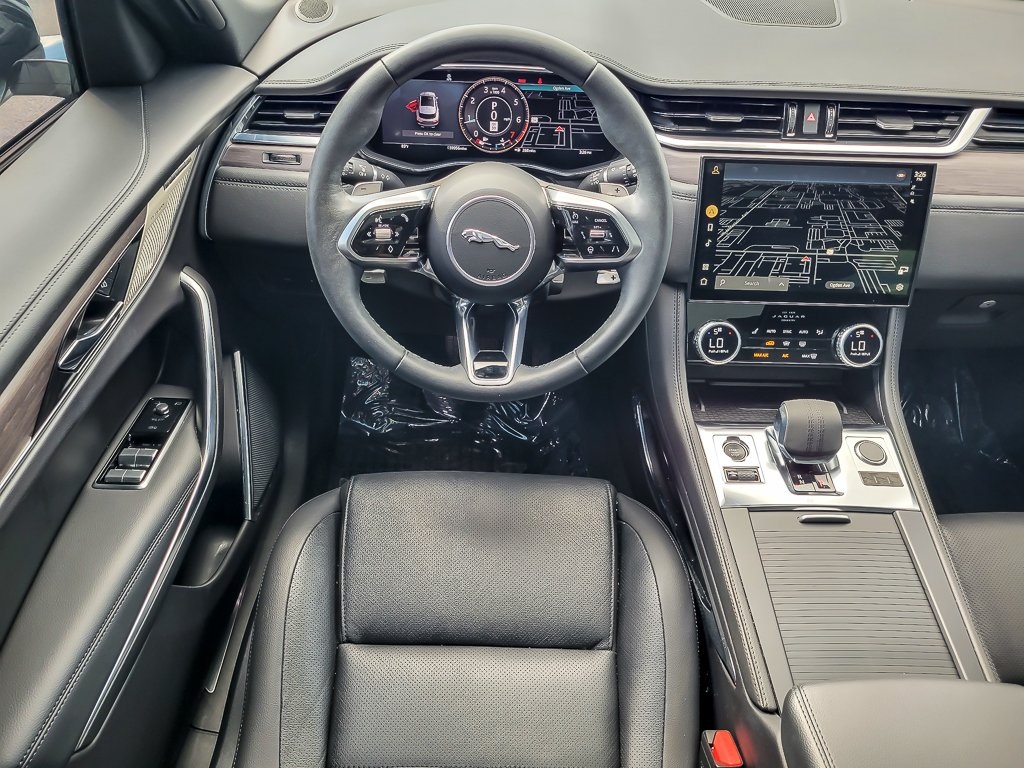 2023 Jaguar F-PACE P250 S photo 13