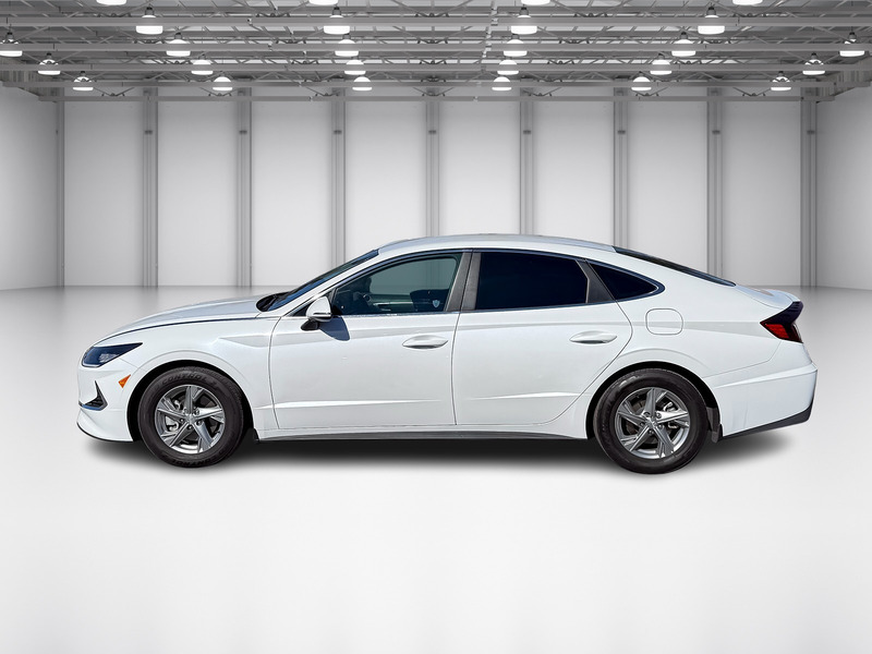 2022 Hyundai Sonata SE photo 2
