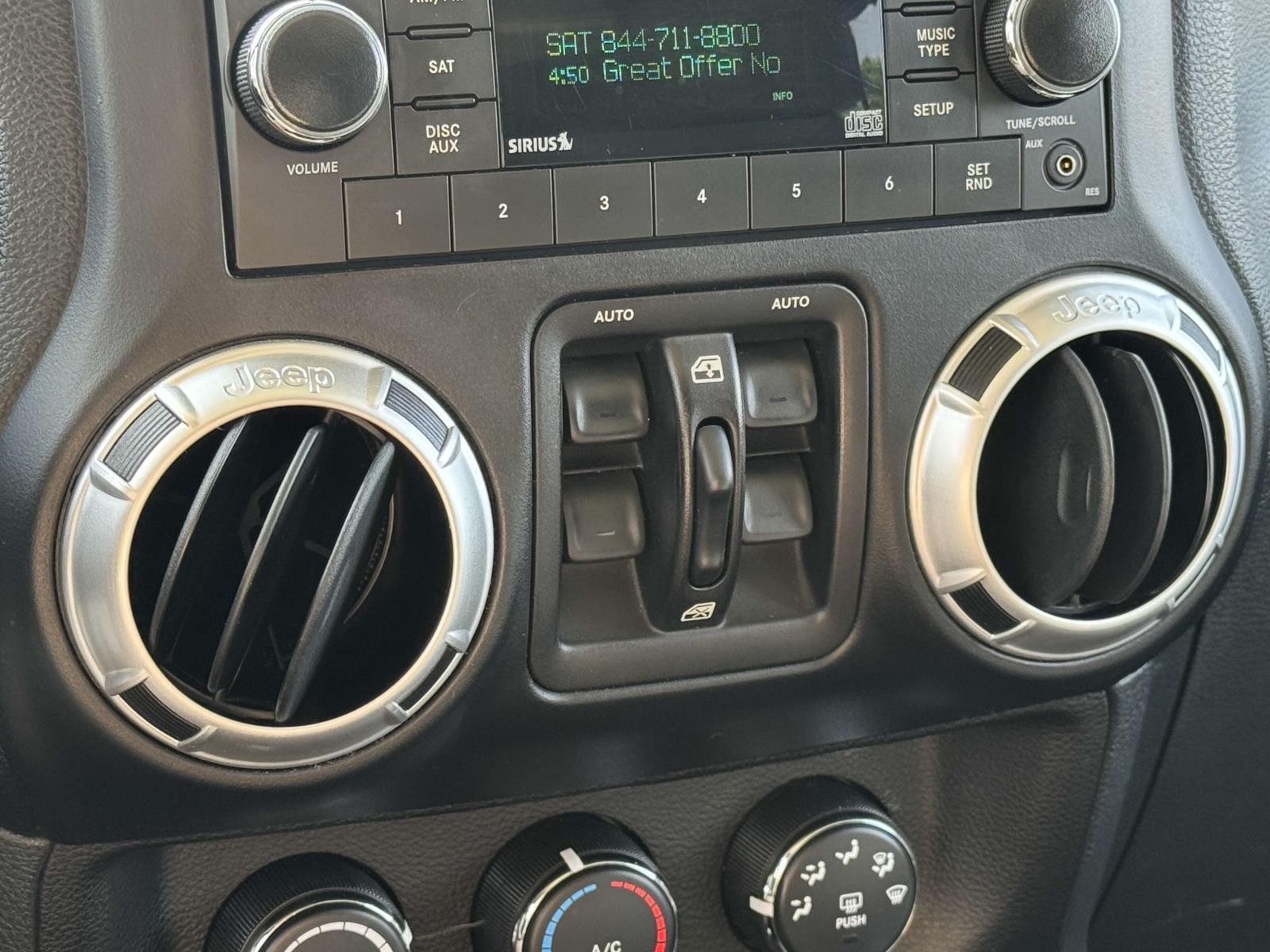 2011 Jeep Wrangler Unlimited Sahara photo 4