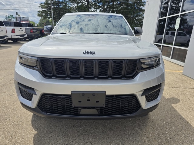 2025 Jeep Grand Cherokee Altitude X photo 3