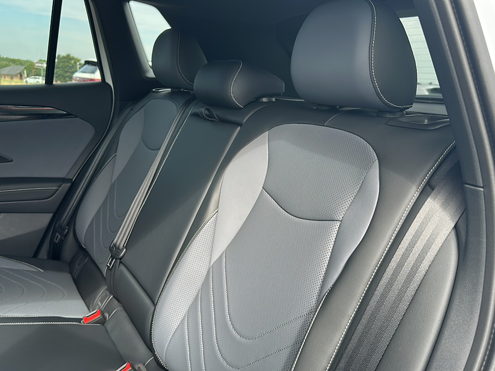 2025 Volkswagen Tiguan SE R-Line Black photo 7