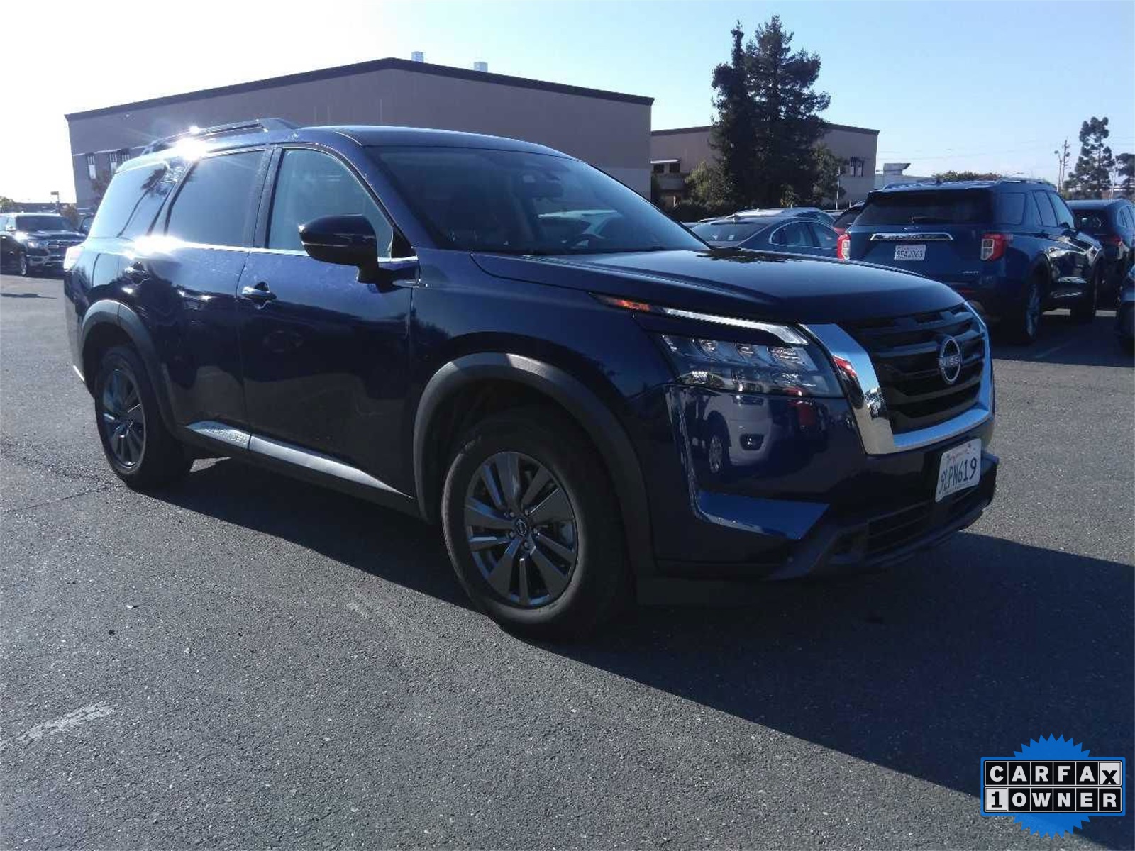 2024 Nissan Pathfinder SV's photo