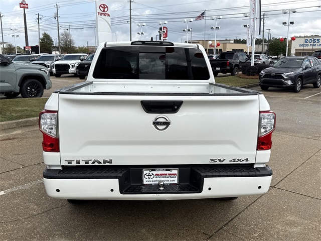 2022 Nissan Titan SV photo 4