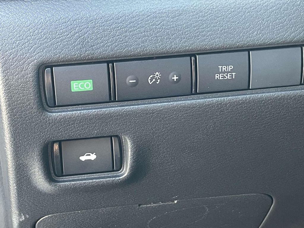 2025 Nissan Sentra S photo 17