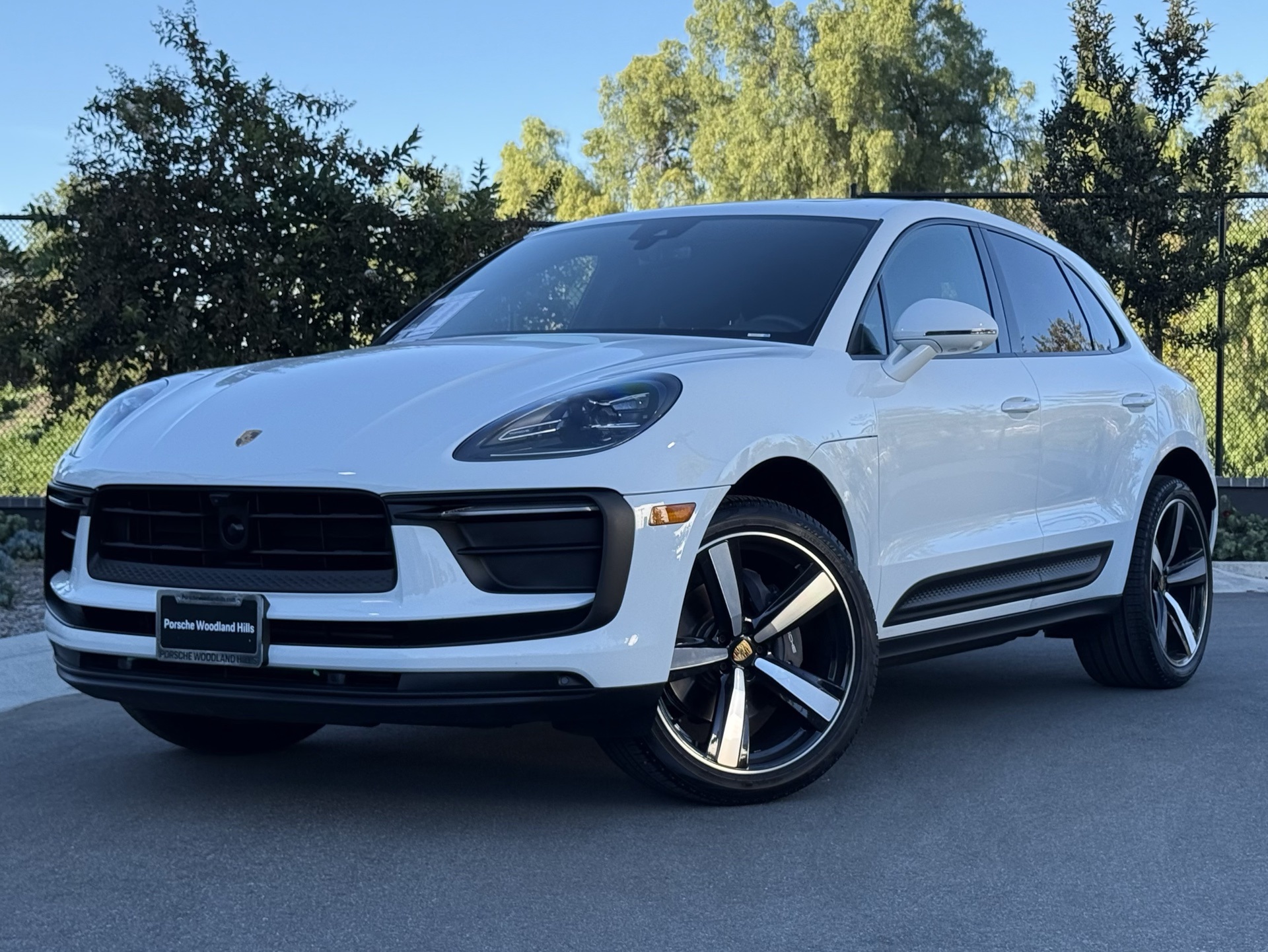 2025 Porsche Macan's photo