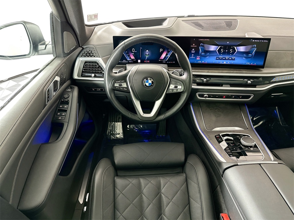 Used 2024 Mineral White Metallic BMW xDrive40i image 24