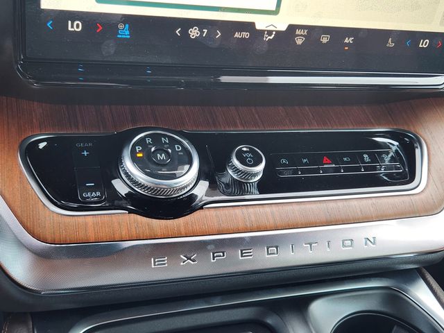 2025 Ford Expedition King Ranch photo 16