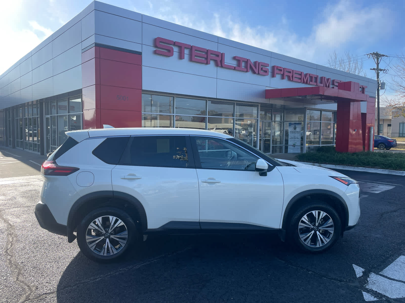 2023 Nissan Rogue SV's photo