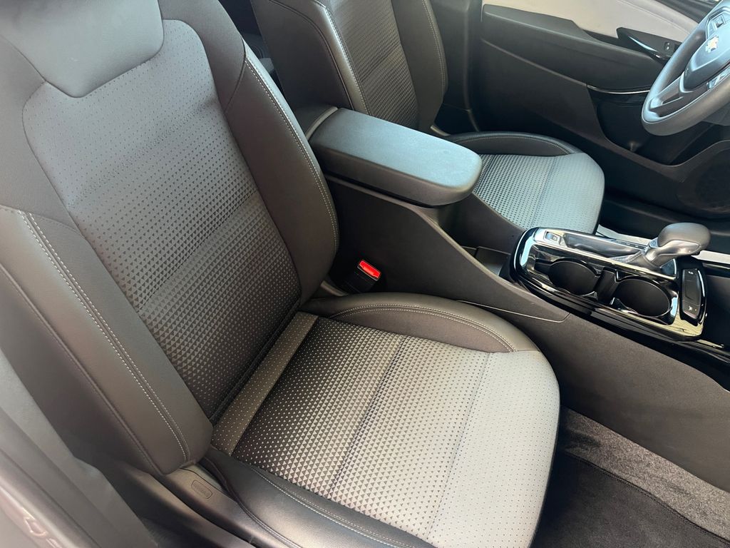 2024 Chevrolet Trax LT photo 14