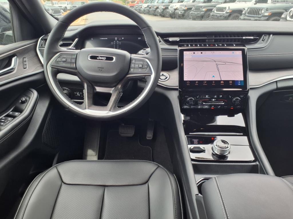 2025 Jeep Grand Cherokee Limited photo 18