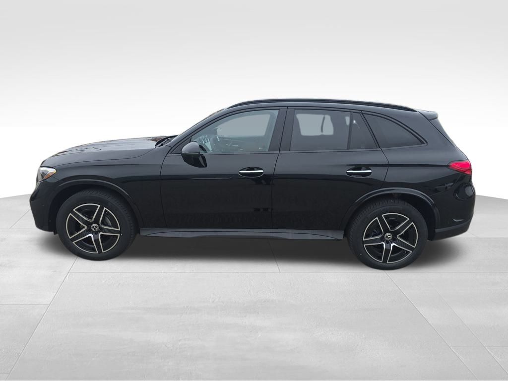 2026 Mercedes Benz GLC 300 4MATIC photo 2
