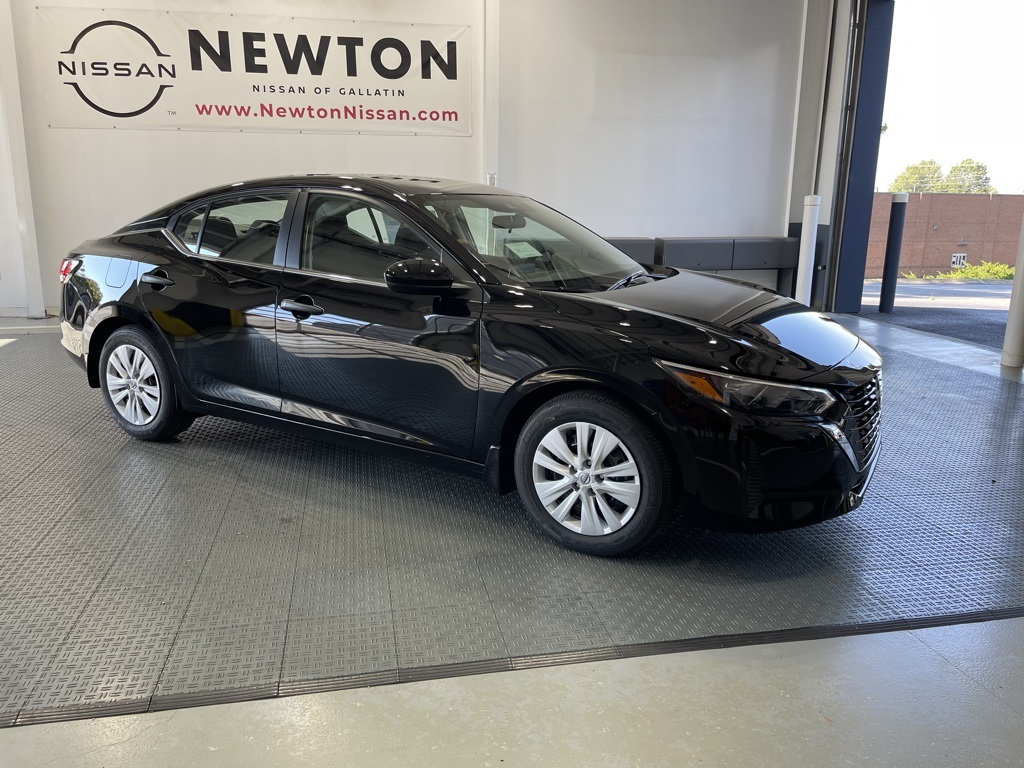 2025 Nissan Sentra S's photo