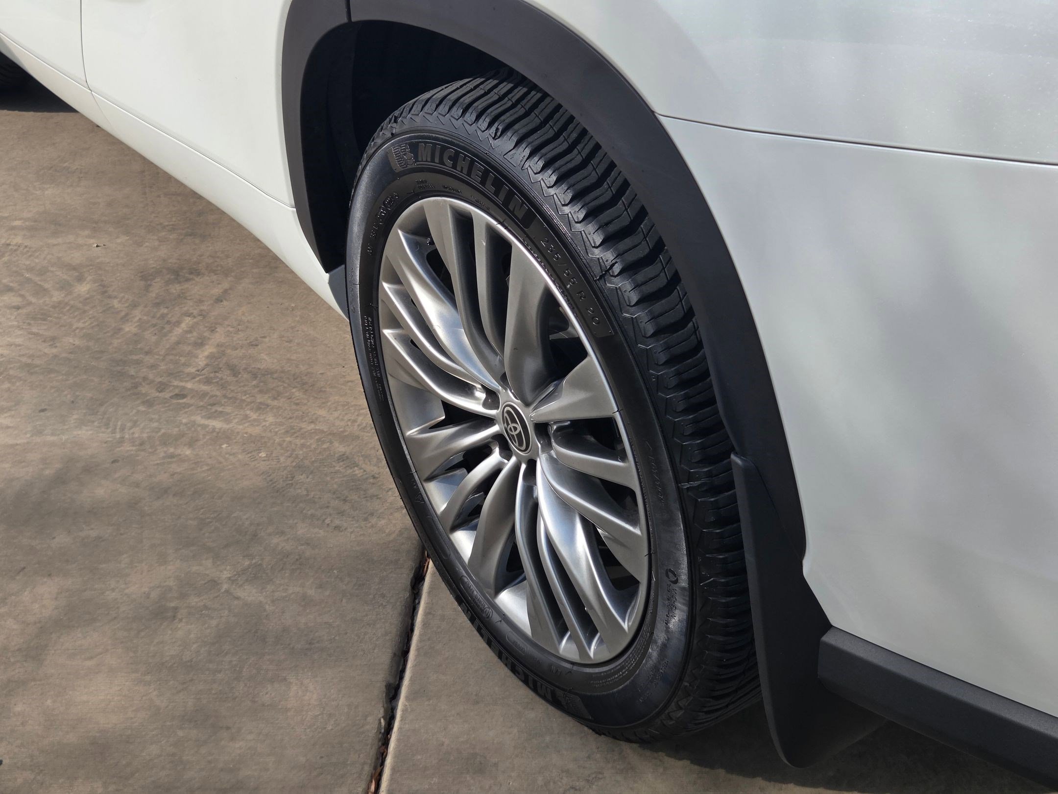 2022 Toyota Highlander Platinum photo 11