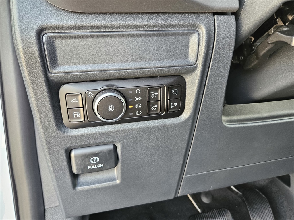 2025 Ford F-150 XLT photo 15