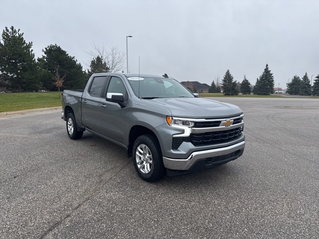 2023 Chevrolet Silverado 1500 LT photo 3