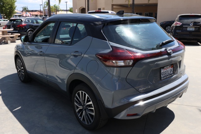 2022 Nissan Kicks SV photo 3