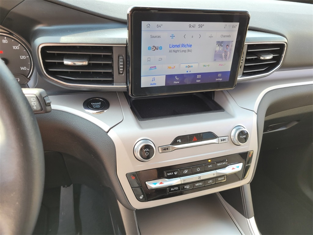 2024 Ford Explorer XLT photo 19