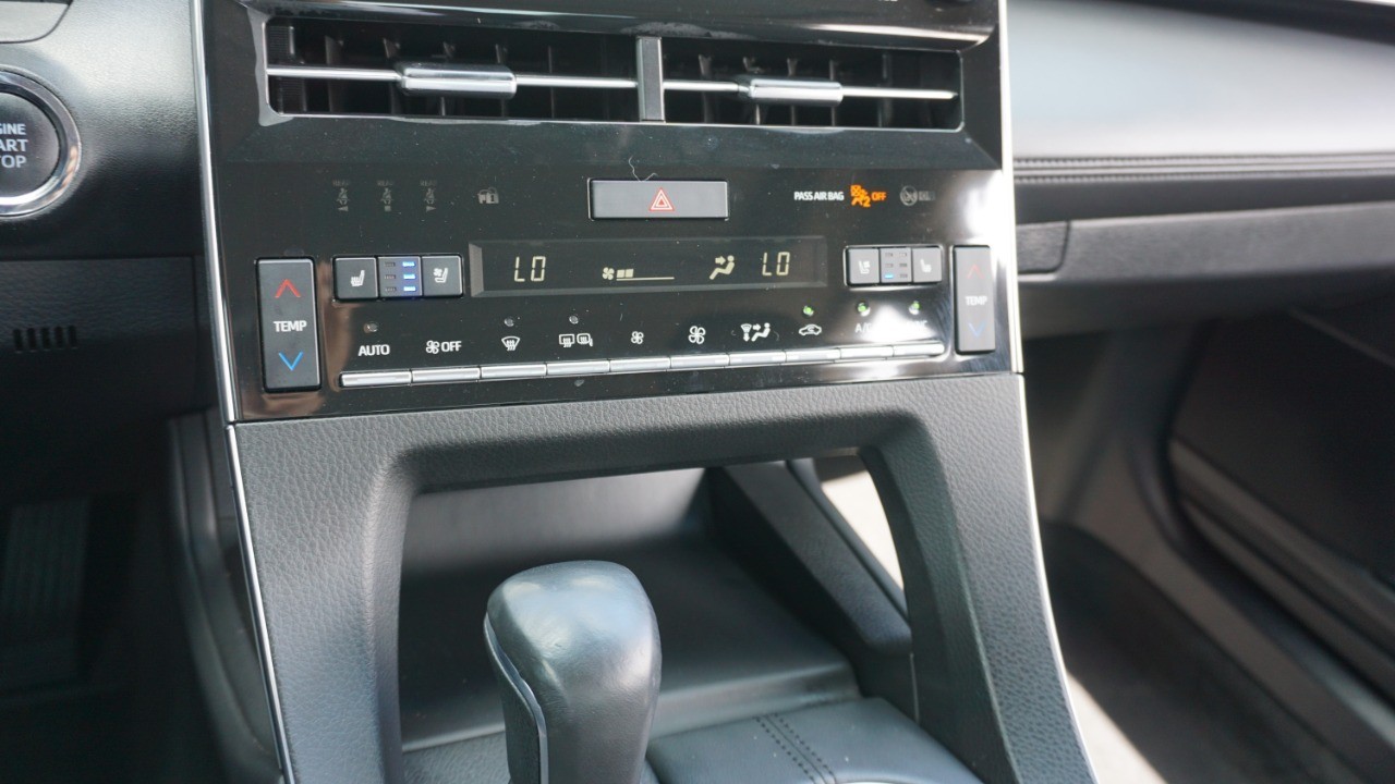 2021 Toyota Avalon Limited photo 17