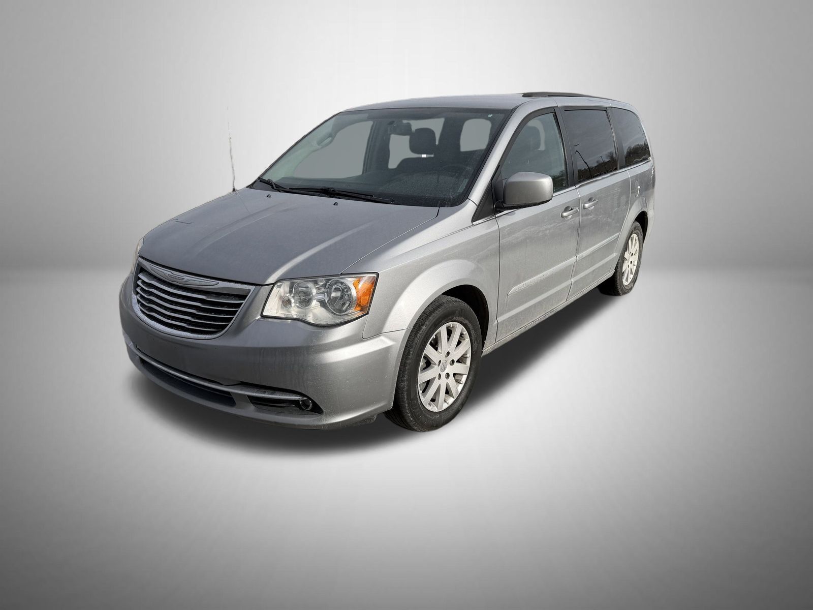 2016 Chrysler Town & Country Touring's photo