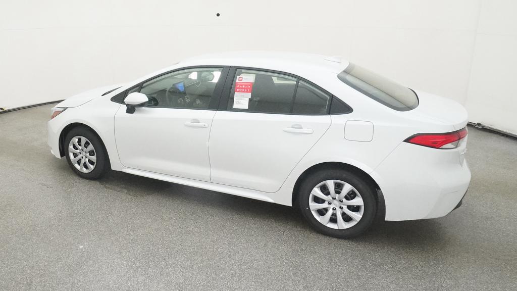 2025 Toyota Corolla Hybrid LE photo 11