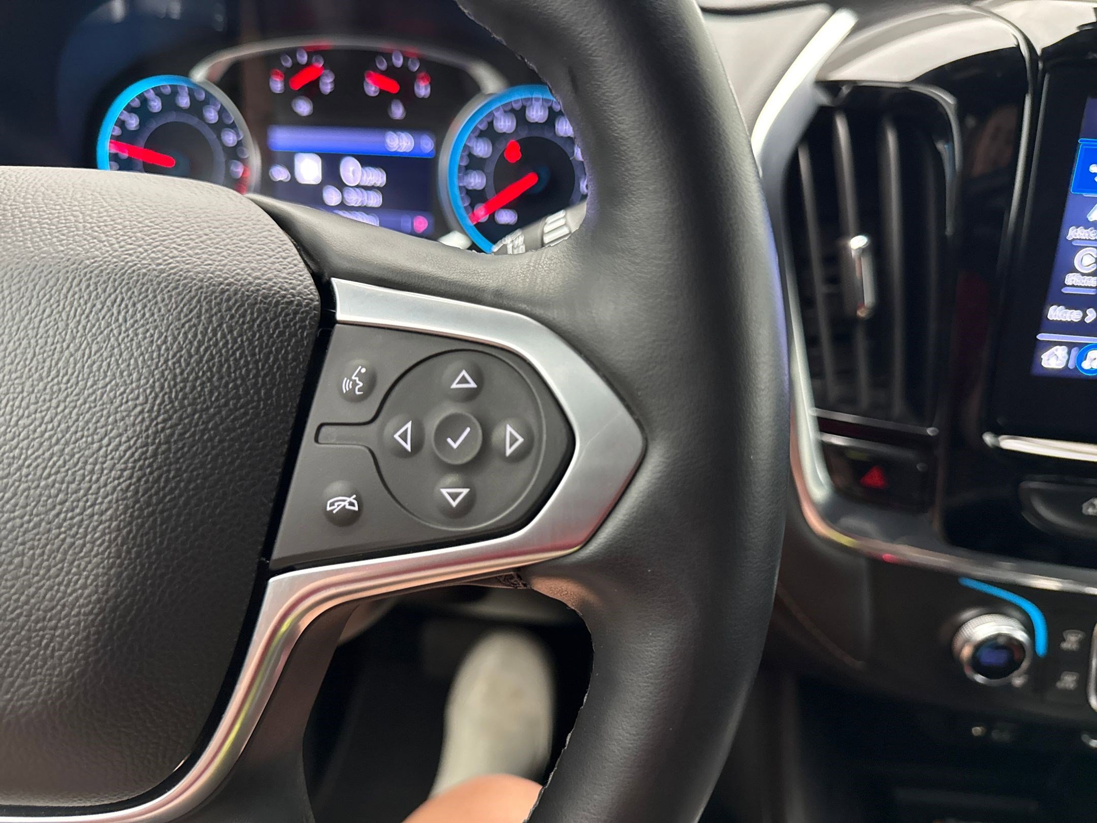 2023 Chevrolet Traverse Leather photo 36