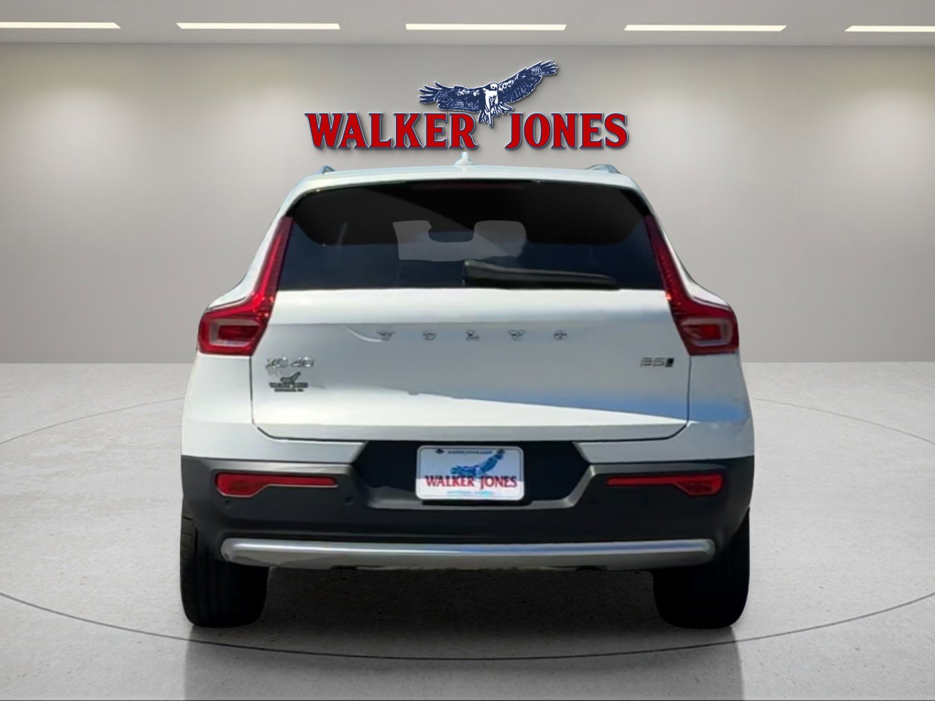 2024 Volvo XC40 AWD Core photo 3